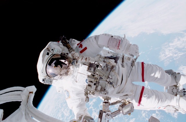 chris-spacewalk-2